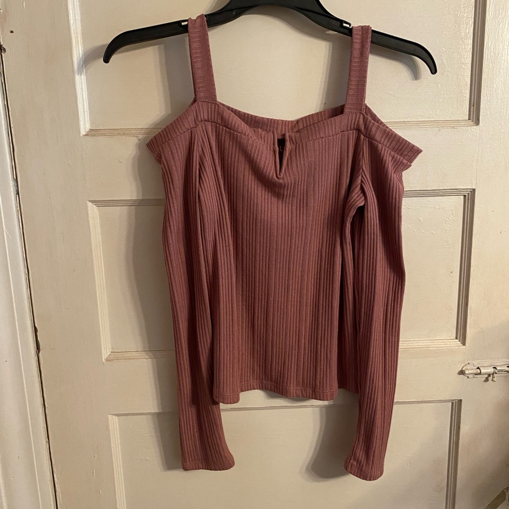 Seriously Soft Aeropostale Long Sleeve Cold Shoulder Variegated Stripes Shirt.